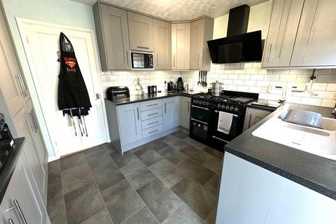 6 Bentley Close, Northampton, NN3 5JS