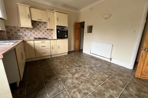 2 bedroom terraced house for sale, No chain - New Street, Rothwell, Kettering