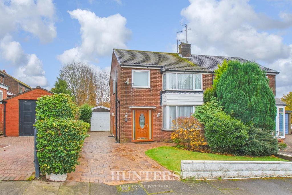 Lulworth Road, Middleton M24 3 bed semidetached house £230,000