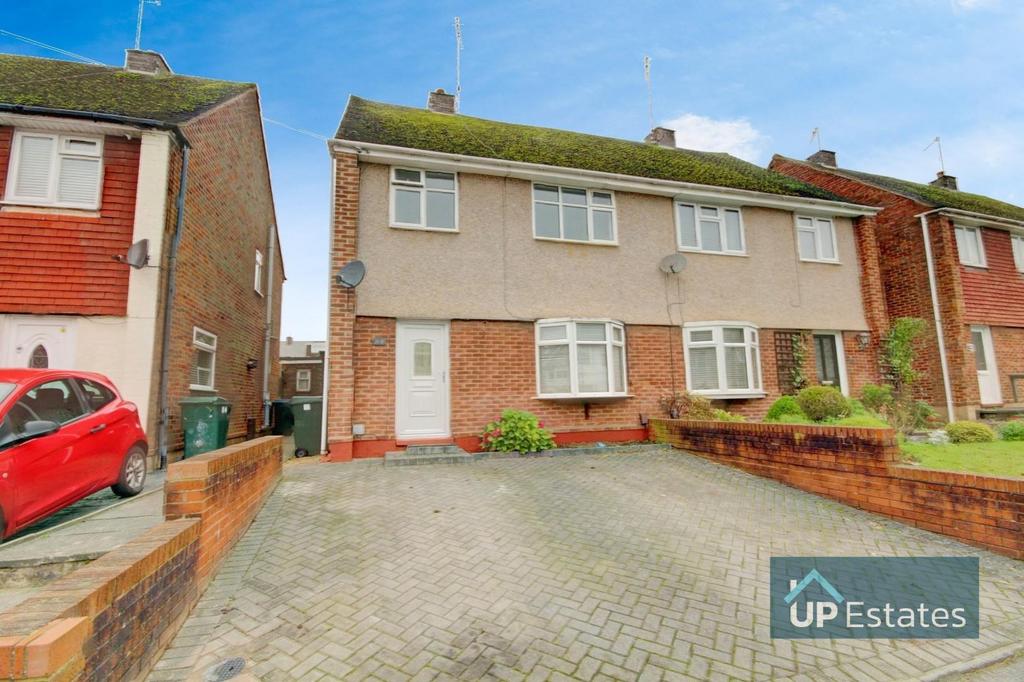 Tennyson Road, Poets Corner, Coventry 3 bed semidetached house for