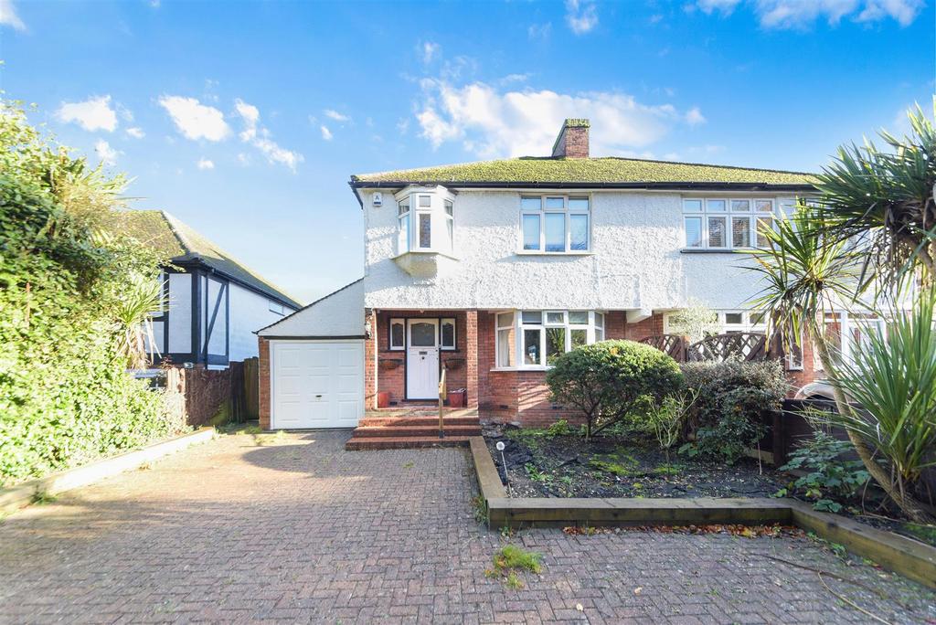 Bolters Lane, Banstead 3 bed semidetached house £695,000