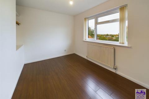 9 Yalding Close, Rochester, ME2 3XF