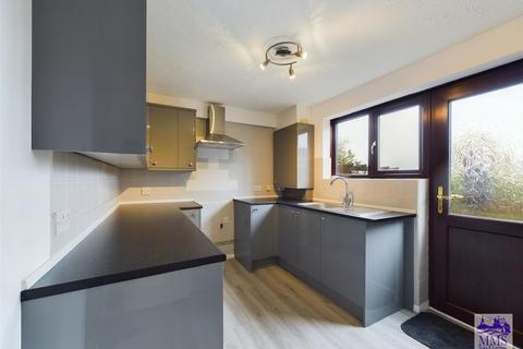 9 Yalding Close, Rochester, ME2 3XF