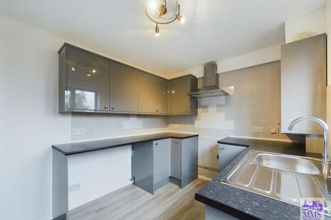 9 Yalding Close, Rochester, ME2 3XF