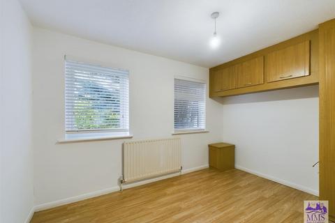 9 Yalding Close, Rochester, ME2 3XF