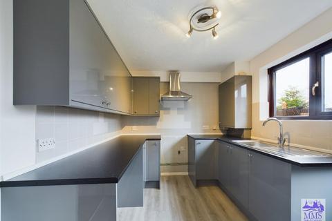 9 Yalding Close, Rochester, ME2 3XF