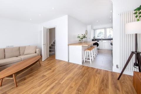 3 bedroom duplex to rent, Castle Road, Camden, NW1