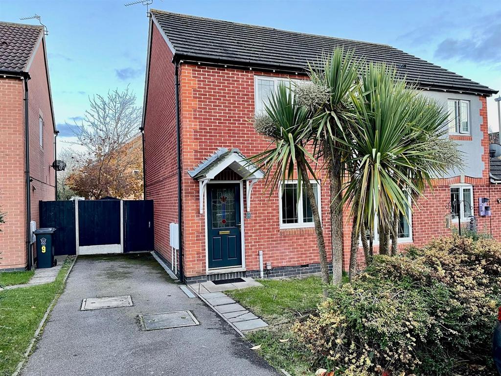 Bramham Close, Leicester 2 bed terraced house £950 pcm (£219 pw)
