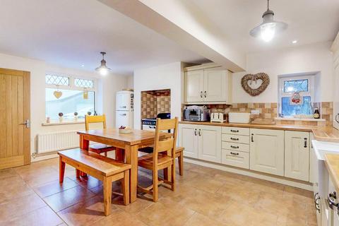 Fron Esgyn Pleasant View, Froncysyllte, Llangollen, LL20 7SF