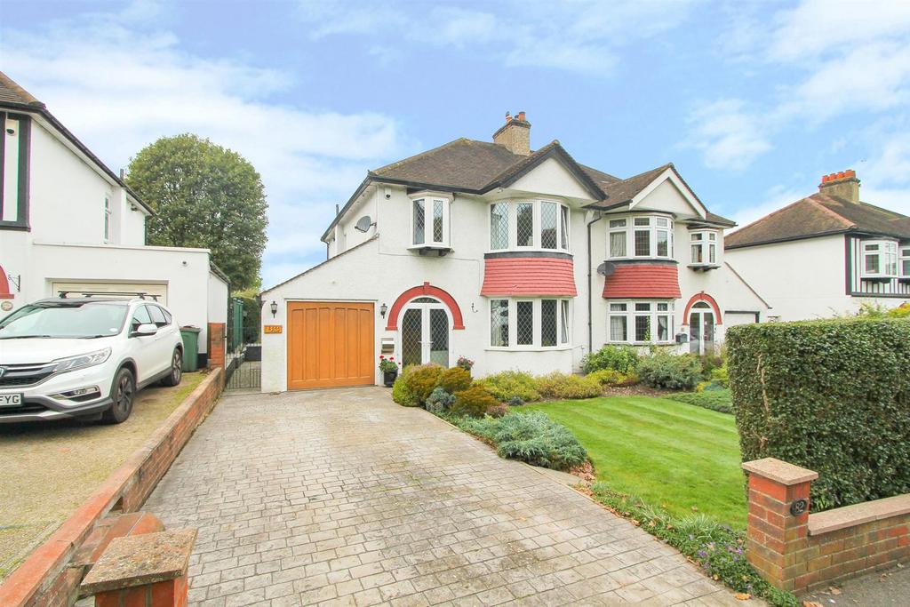 Foresters Drive, South Wallington SM6 3 bed semidetached house £695,000