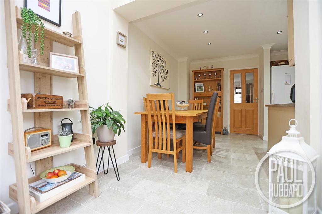 Southwell Road, Lowestoft, NR33 3 bed terraced house for sale £190,000
