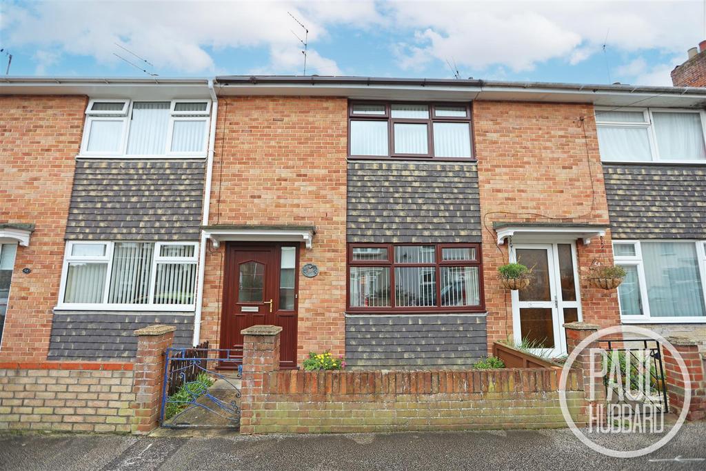 Southwell Road, Lowestoft, NR33 3 bed terraced house for sale £190,000