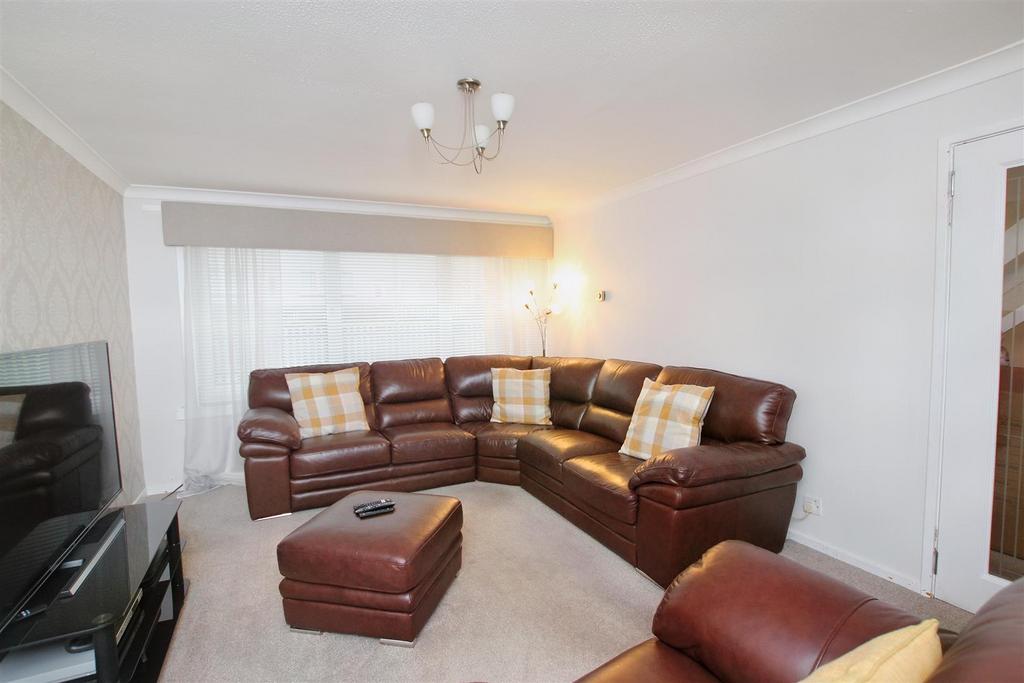 Kintyre Wynd, Carluke 3 bed terraced house £94,000