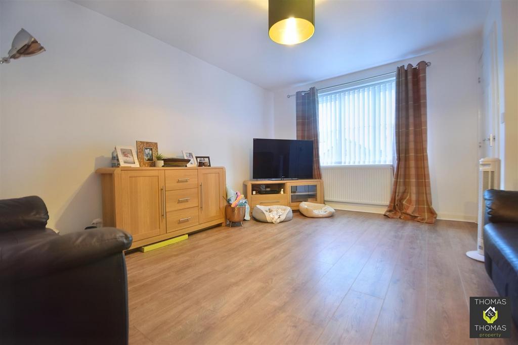 Longstone Avenue, Longford, Gloucester 3 bed end of terrace house for