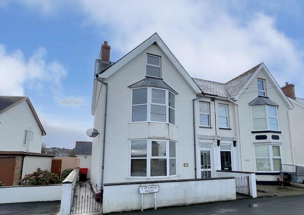 Aberporth 4 bed semidetached house for sale £410,000