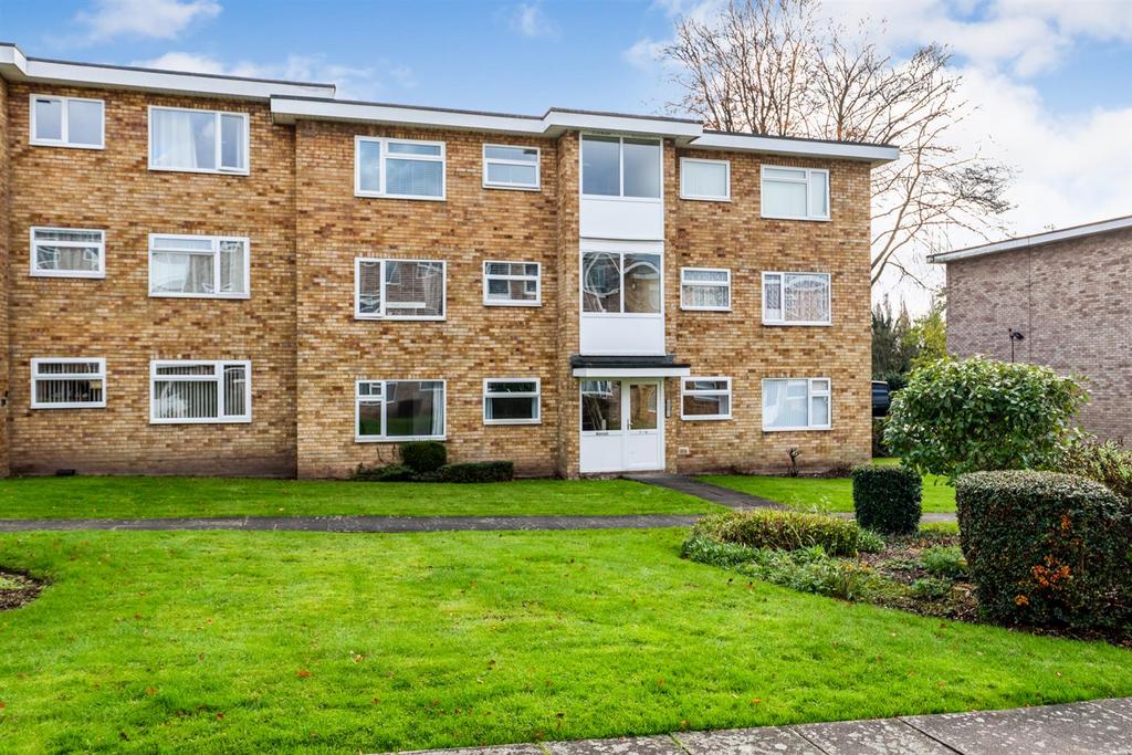 Simon Close, Attleborough, Nuneaton 2 bed flat for sale £100,000