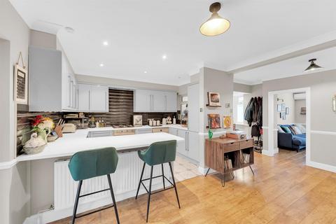 90 Kynaston Road, Bromley, BR1 5AW