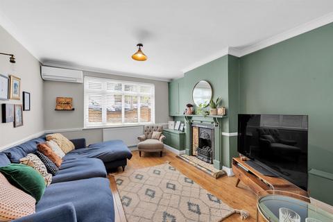 90 Kynaston Road, Bromley, BR1 5AW