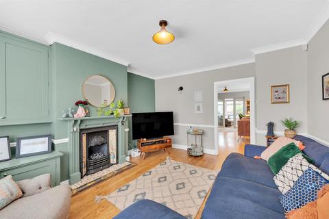 90 Kynaston Road, Bromley, BR1 5AW