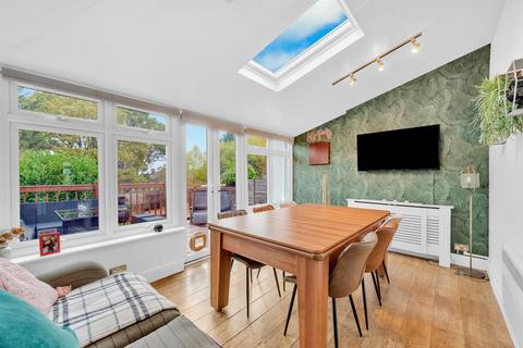 90 Kynaston Road, Bromley, BR1 5AW