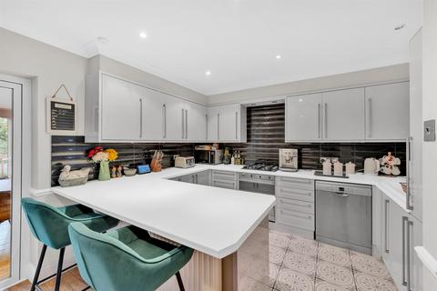 90 Kynaston Road, Bromley, BR1 5AW