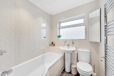 90 Kynaston Road, Bromley, BR1 5AW