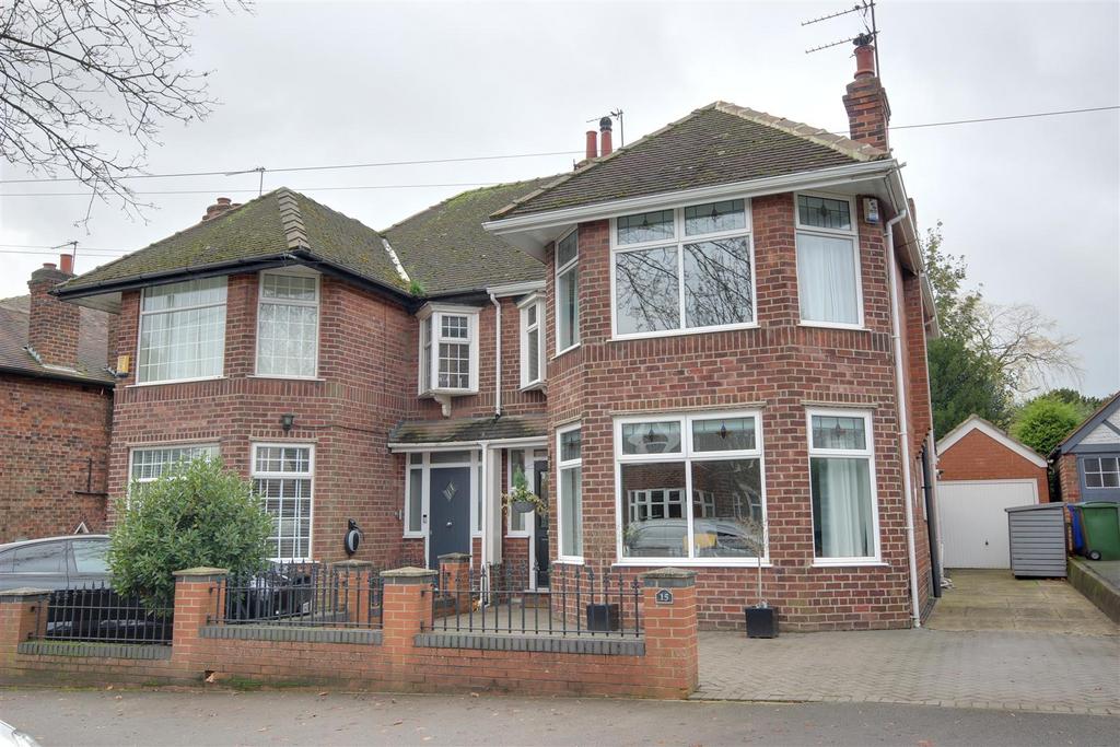 Elms Drive, Kirk Ella 4 bed semidetached house for sale £394,950
