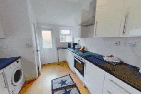 5 bedroom terraced house to rent, Telephone Road, Southsea, Portsmouth