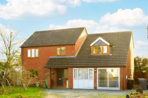 4 bedroom detached house for sale, Sycamore Court, Maesbury Marsh, SY10 8RD