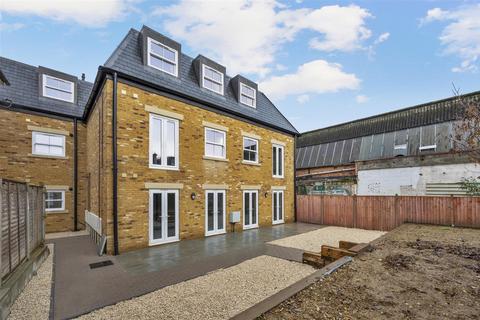 2 bedroom apartment to rent - Dorien Road, Raynes Park, SW20