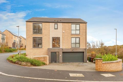 4 bedroom detached house for sale, South Side Ridge, Pudsey