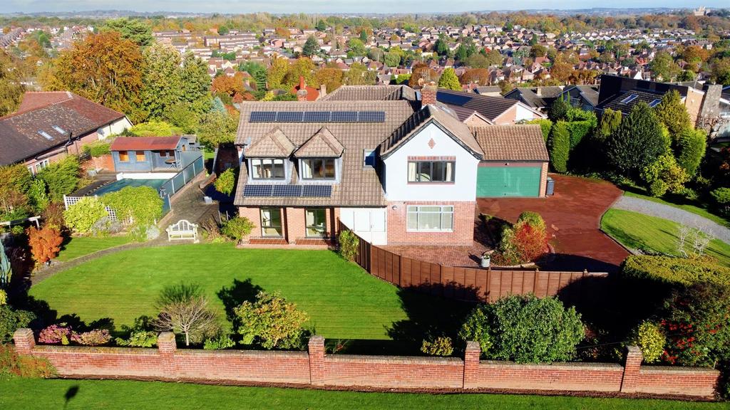 Beeston Fields Drive, Bramcote, Nottingham 5 bed detached house for