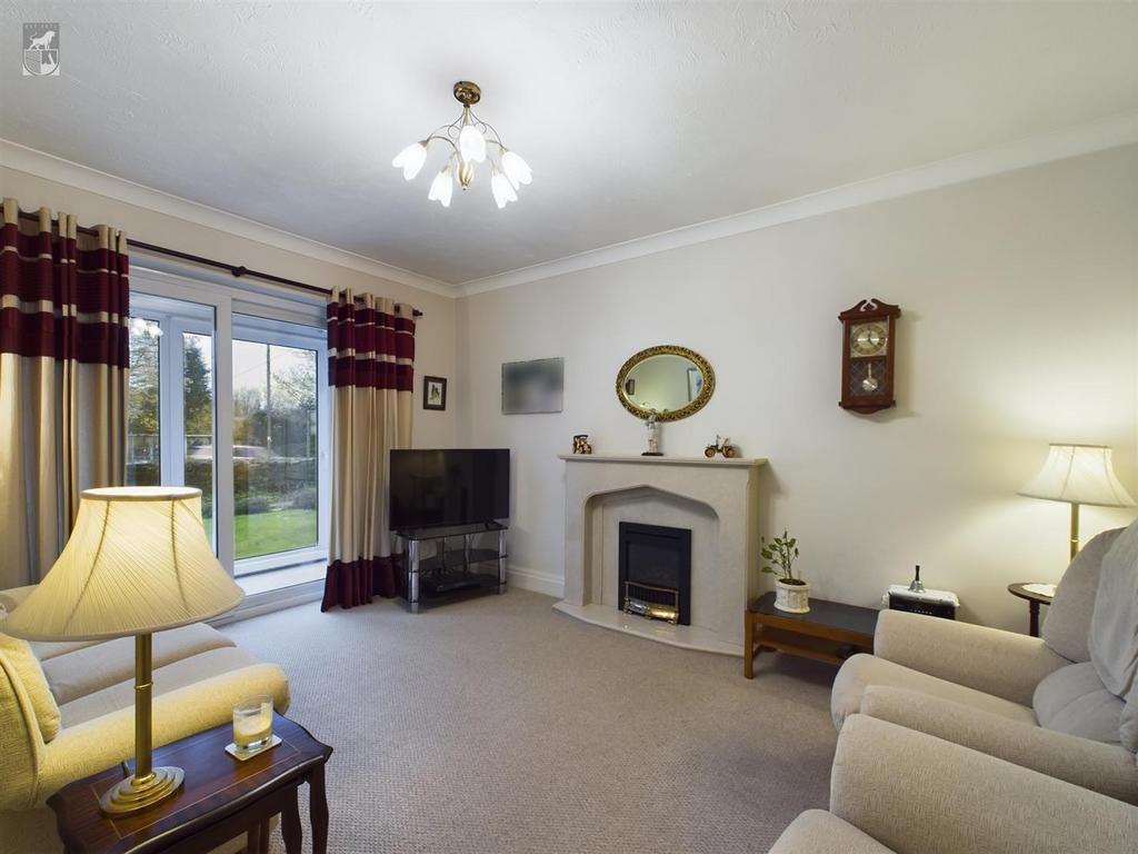 Heron Hill, Kendal LA9 3 bed semidetached bungalow for sale £350,000