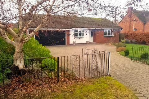 3 bedroom bungalow for sale - Stonebow Road, Drakes Broughton, Pershore