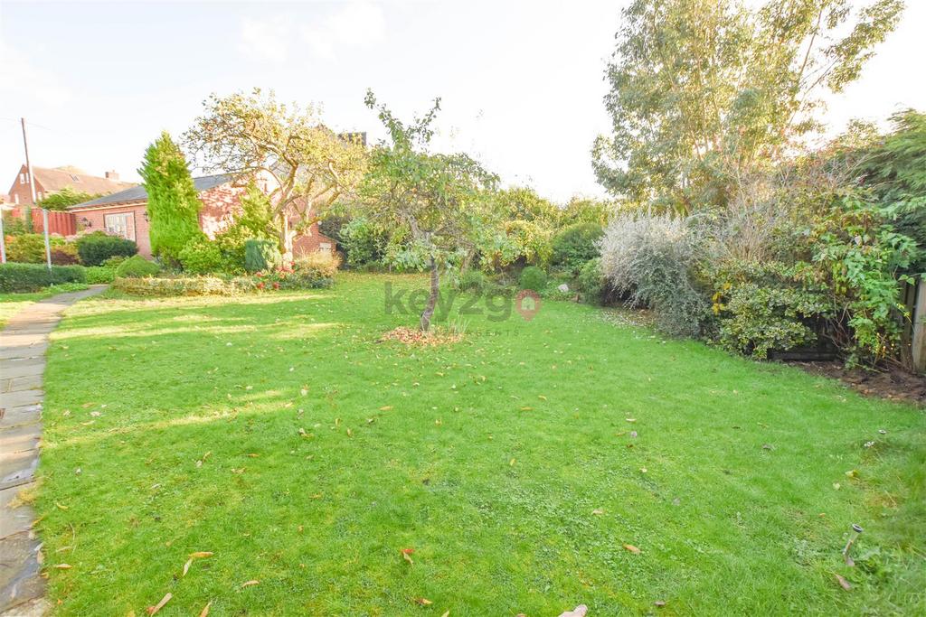 Upperthorpe Road, Killamarsh, Sheffield, S21 4 bed detached house for