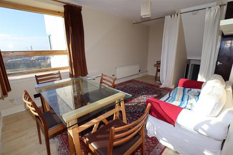 2 bedroom apartment to rent - Daubeney Tower, Bowditch, London