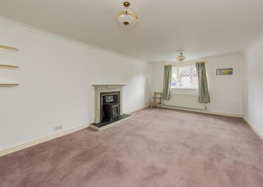 109 Rookery Road-living SEPT24.jpg