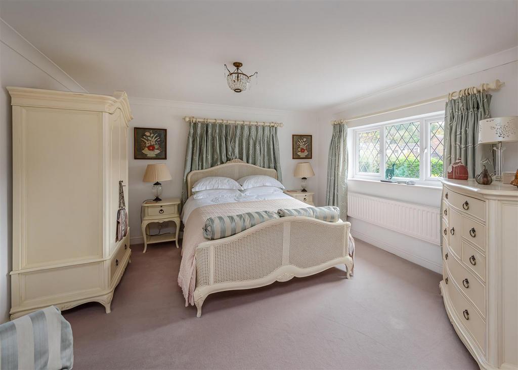 109 Rookery Road-bed1.jpg