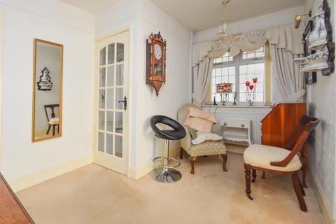 3 bedroom semi-detached house for sale, 86 Van Diemans Road, Wombourne, Wolverhampton
