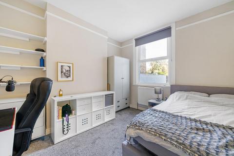 2 bedroom flat for sale, Kingswood Road, SW2