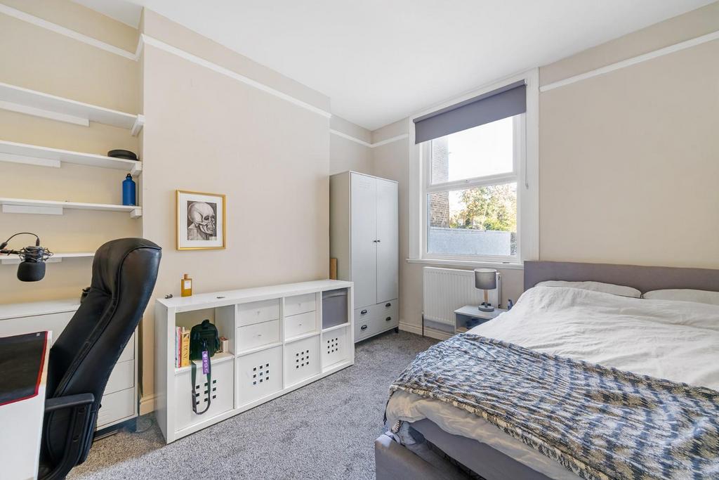 Bedroom 2.JPG