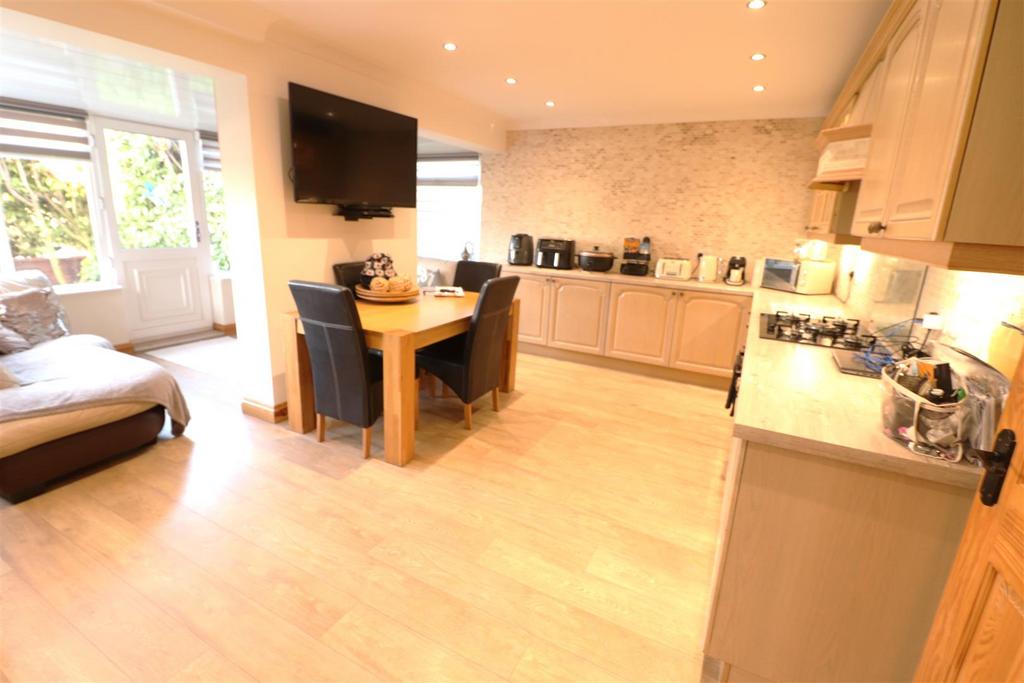 Kitchen diner