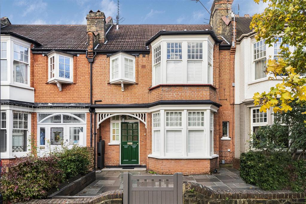 Harlech Road, London 2 bed flat for sale £595,000