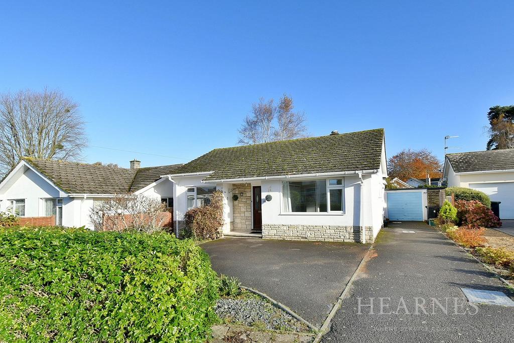 Dorset Avenue, Ferndown, BH22 2 bed detached bungalow for sale £425,000