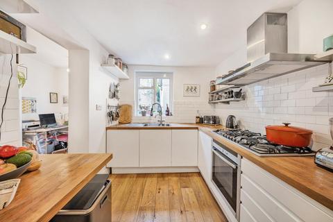 118 Warner Road, London, SE5 9HQ
