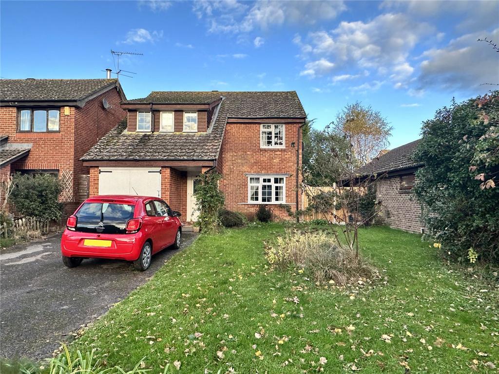 Tucks Close, Bransgore, Christchurch, Hampshire, BH23 4 bed detached