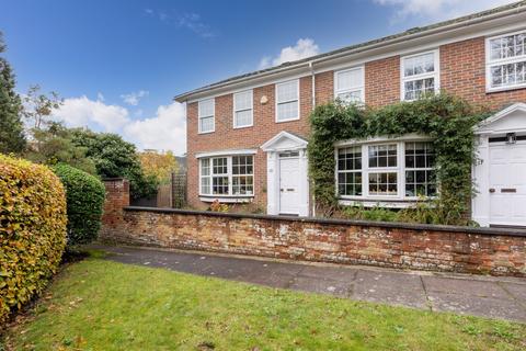 3 bedroom end of terrace house for sale, Taplow, Maidenhead