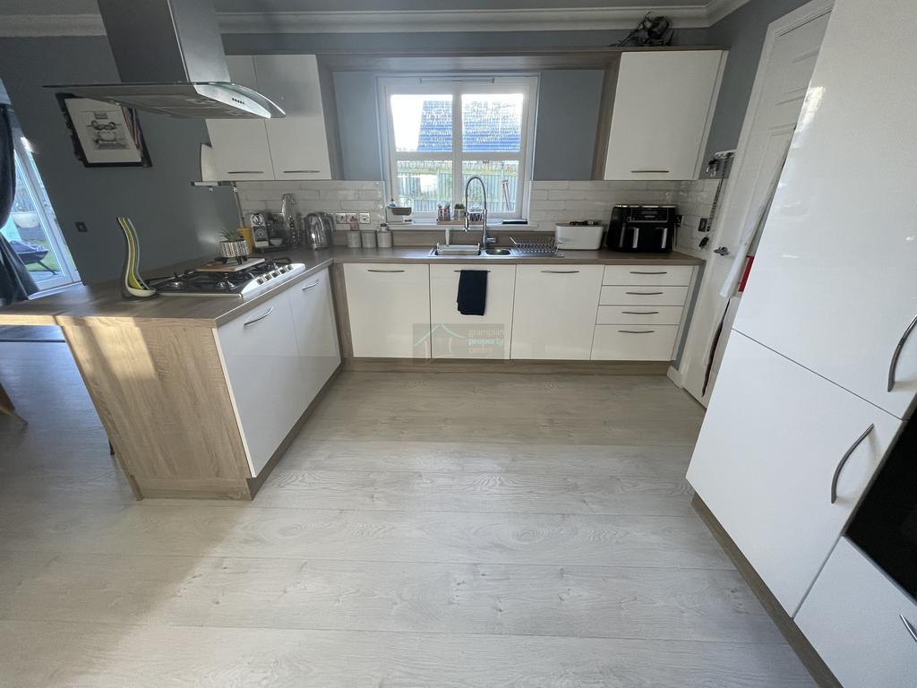 Kitchen c.JPG