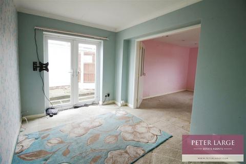 2 Cambrian Walk, Rhyl, LL18 4UR