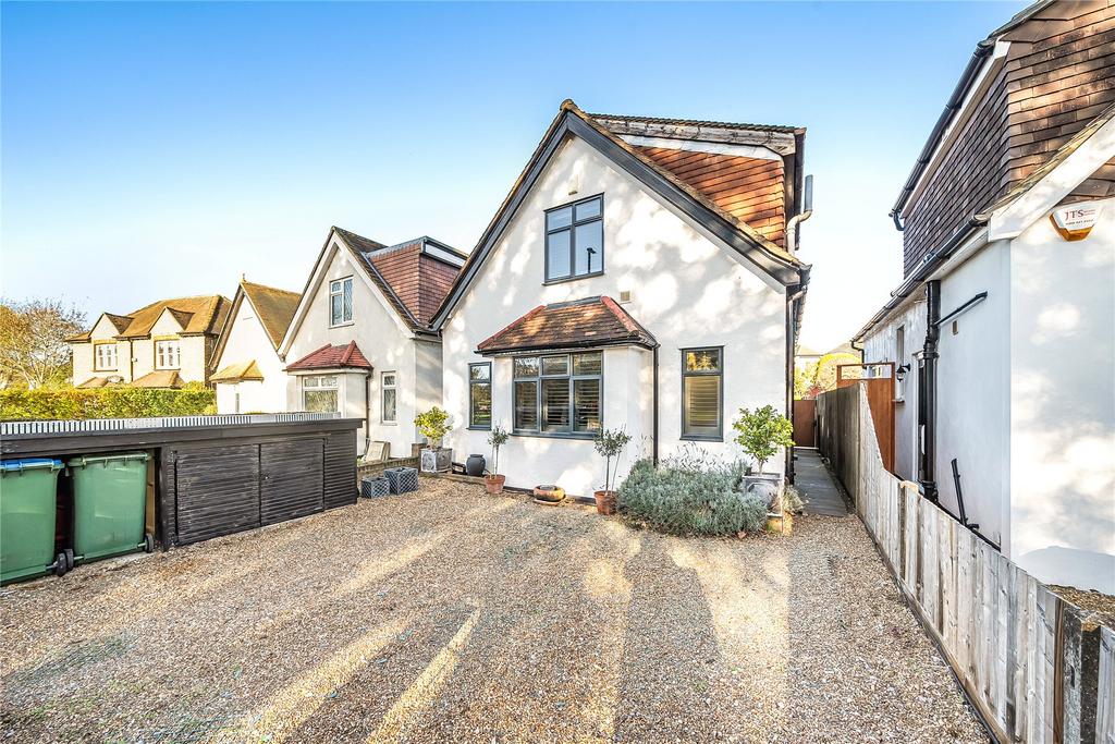 Walton Road, West Molesey, Surrey, KT8 3 bed detached house for sale